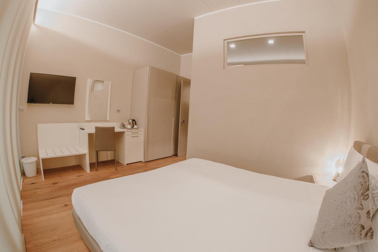 אלבה La Cascina Di Carlotta 1846 Agriturismo מראה חיצוני תמונה