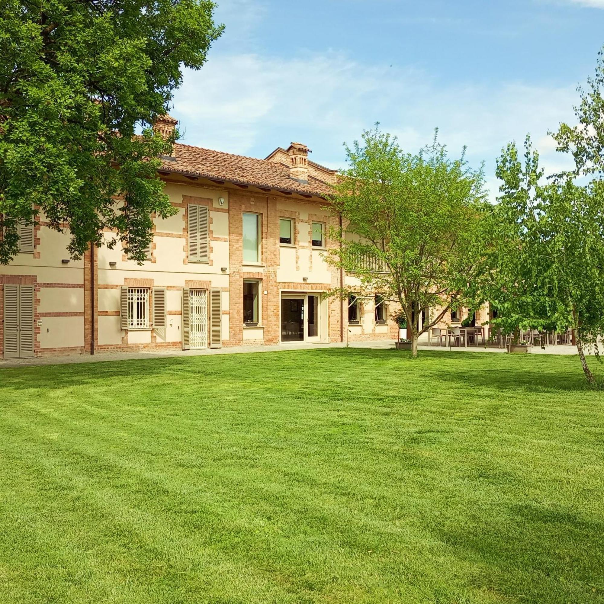 אלבה La Cascina Di Carlotta 1846 Agriturismo מראה חיצוני תמונה