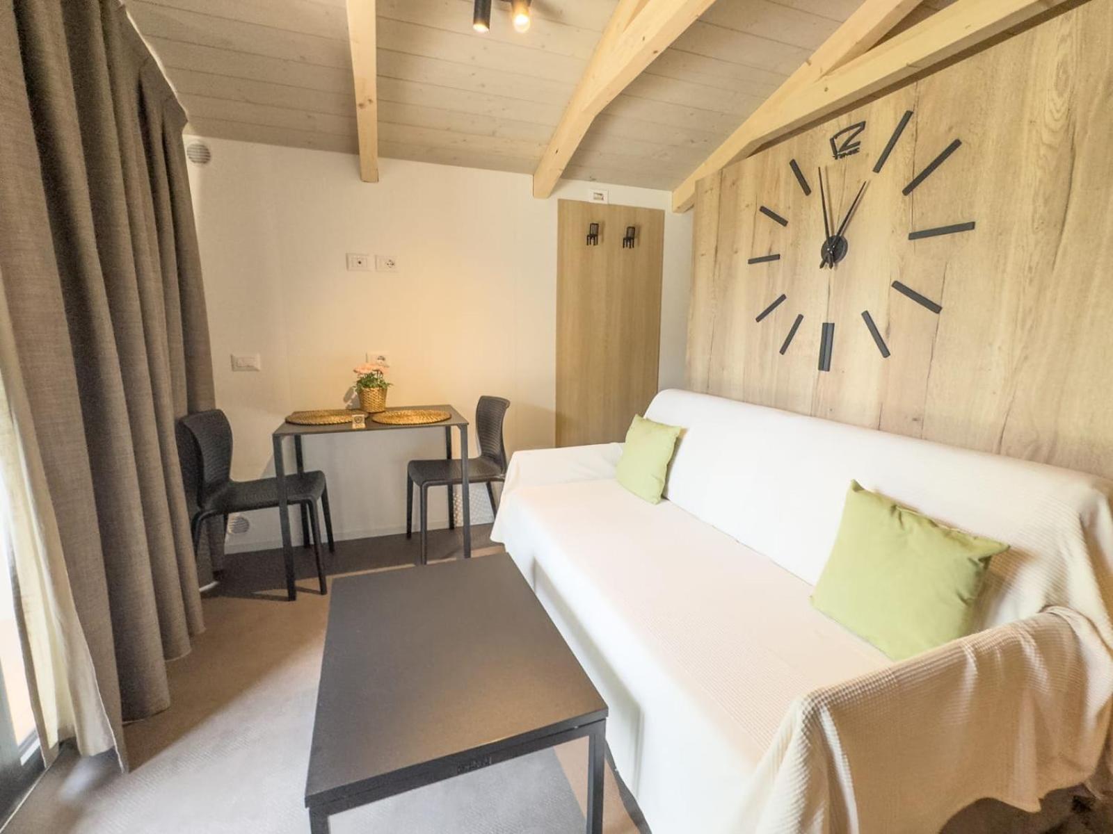 אלבה La Cascina Di Carlotta 1846 Agriturismo חדר תמונה